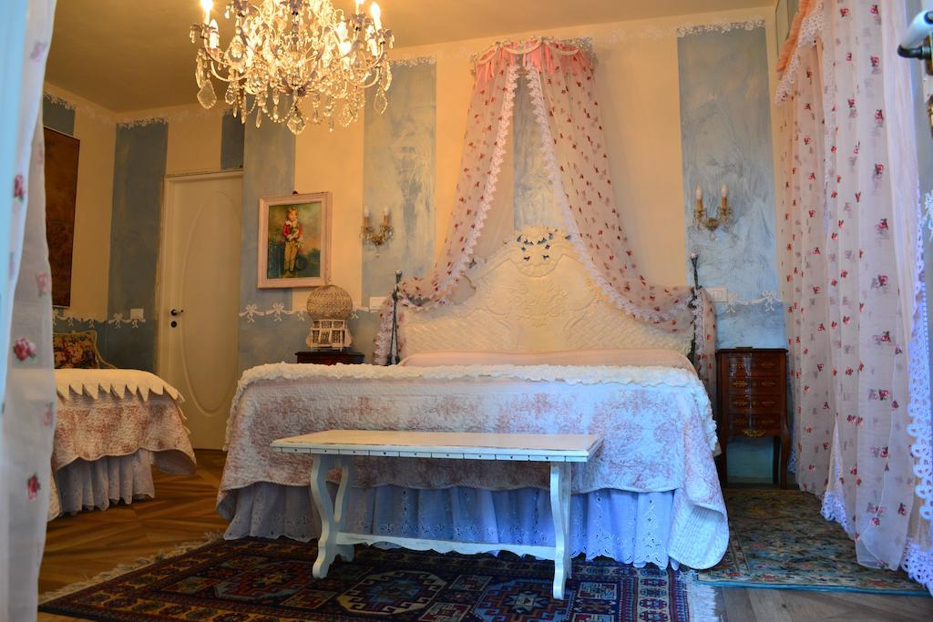 La Maison Delle Favole 데센자노델가르다 객실 사진