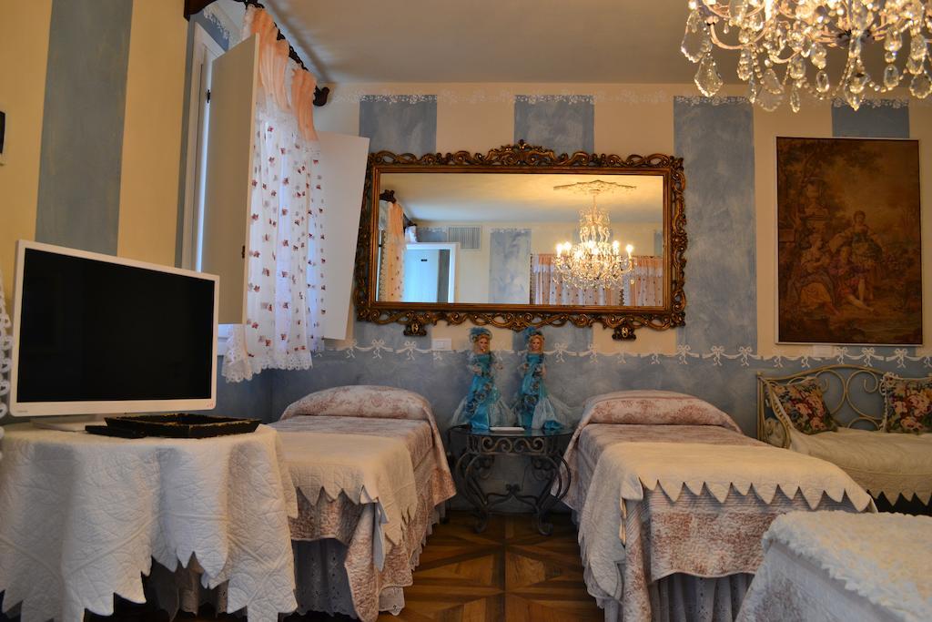 La Maison Delle Favole 데센자노델가르다 객실 사진