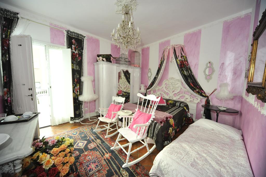 La Maison Delle Favole 데센자노델가르다 외부 사진