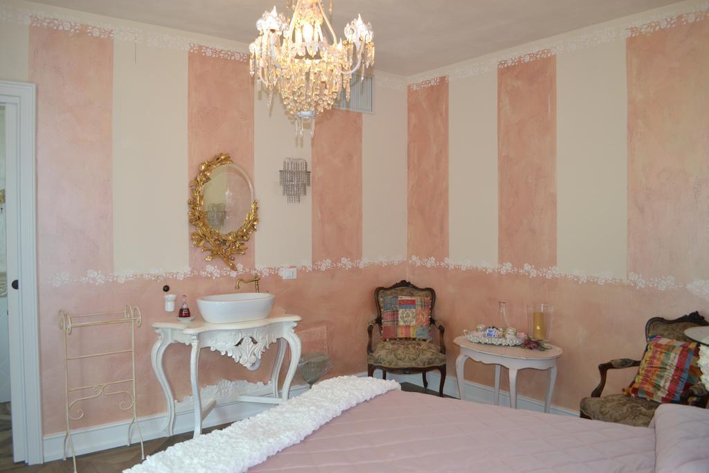 La Maison Delle Favole 데센자노델가르다 객실 사진